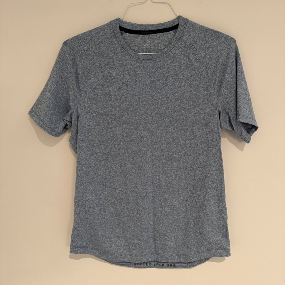 Lululemon Light Blue License to Train Shirt Size Small Like New